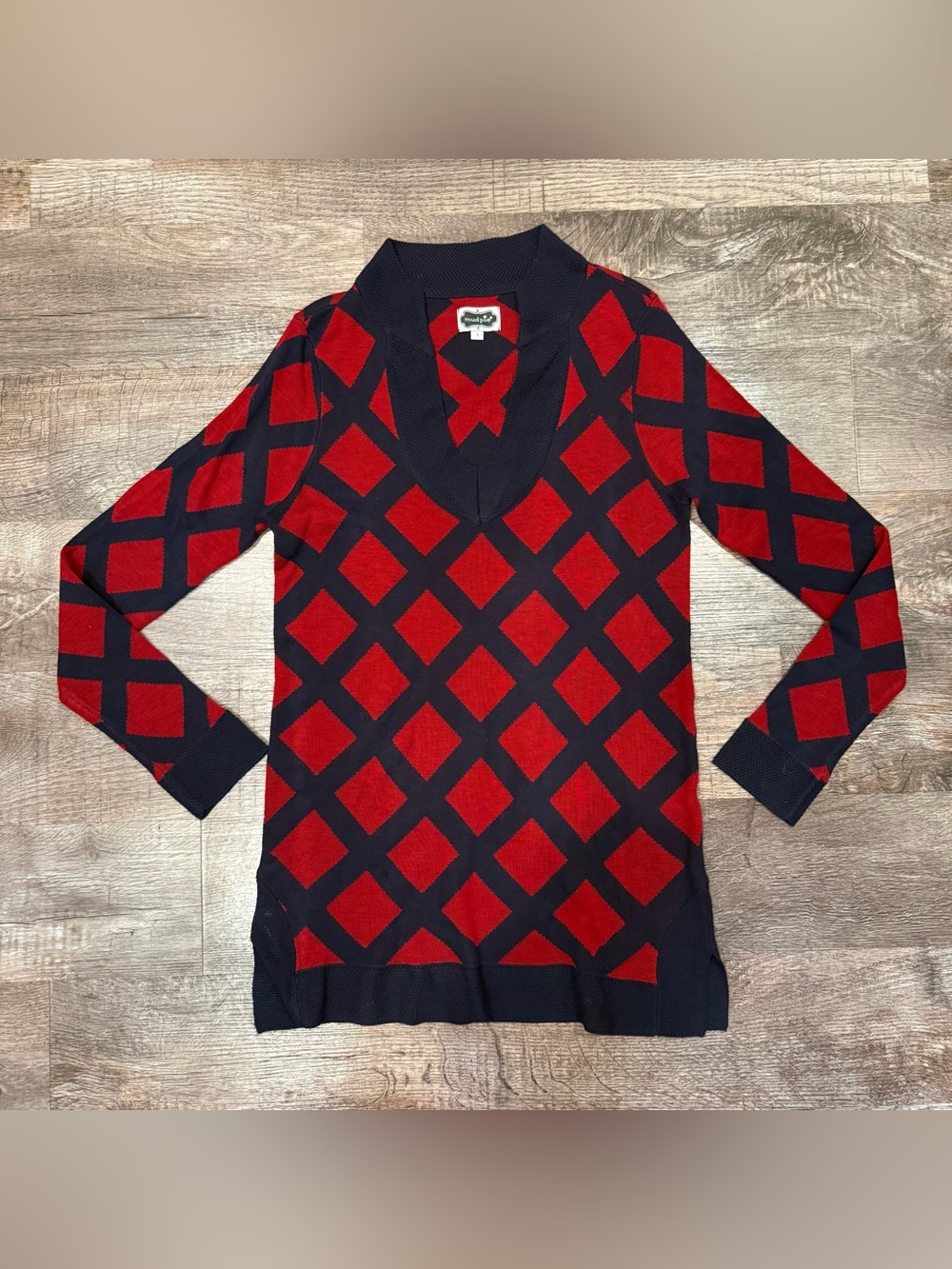 Mudpie Red and Navy Diamond Pattern V Neck Lightweight Pullover Sweater Small